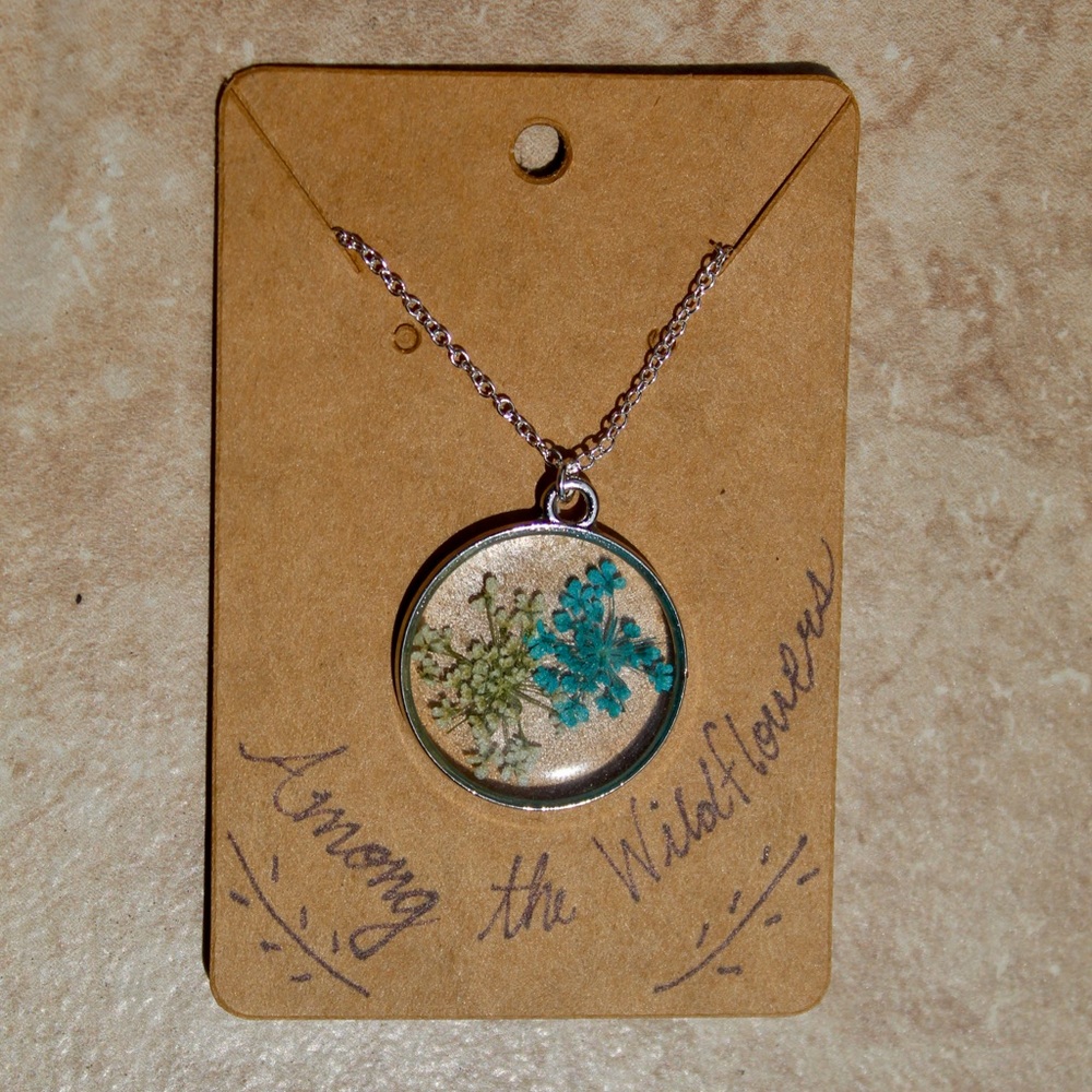 ‼️SOLD‼️TURQUOISE & WHITE QUEEN ANNE'S LACE NECKLACE